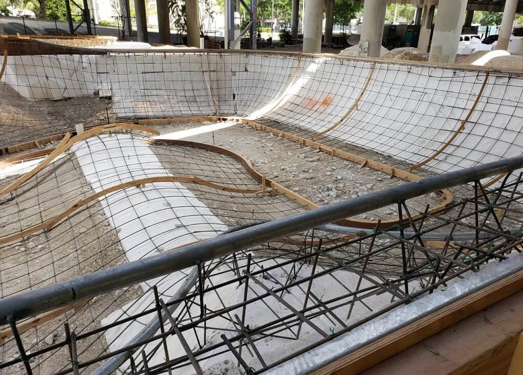 CONSTRUCCIÓN DE SKATE-PARK, EE.UU.